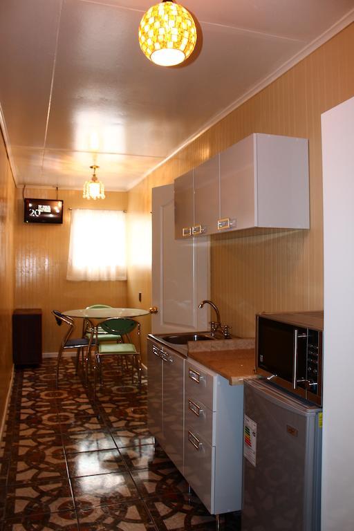 Hotel Yellow Submarine Пунта-Аренас Екстер'єр фото