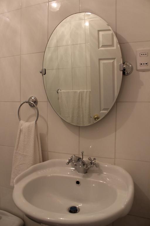Hotel Yellow Submarine Пунта-Аренас Номер фото